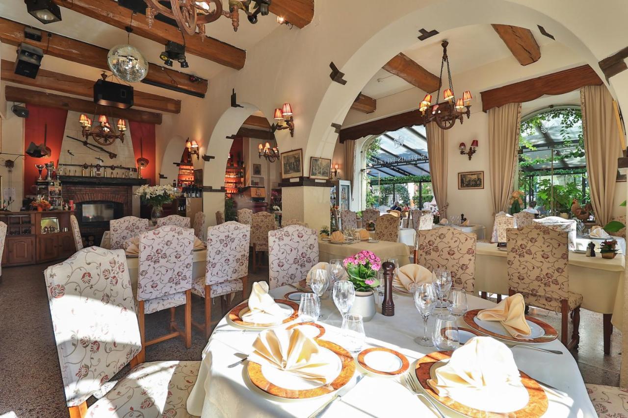 מלון Saint-Vallier-de-Thiey Logis Le Relais Imperial מראה חיצוני תמונה