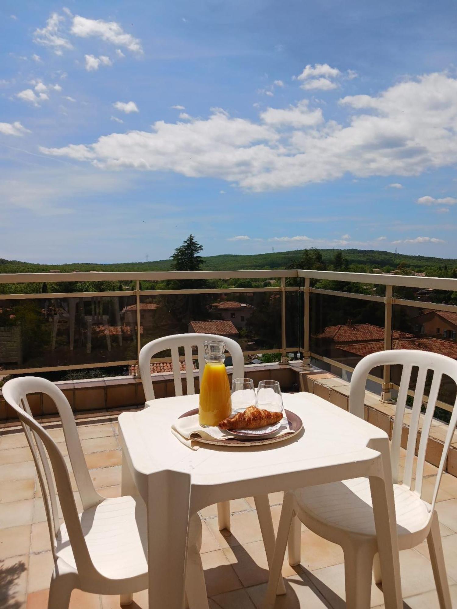 מלון Saint-Vallier-de-Thiey Logis Le Relais Imperial מראה חיצוני תמונה