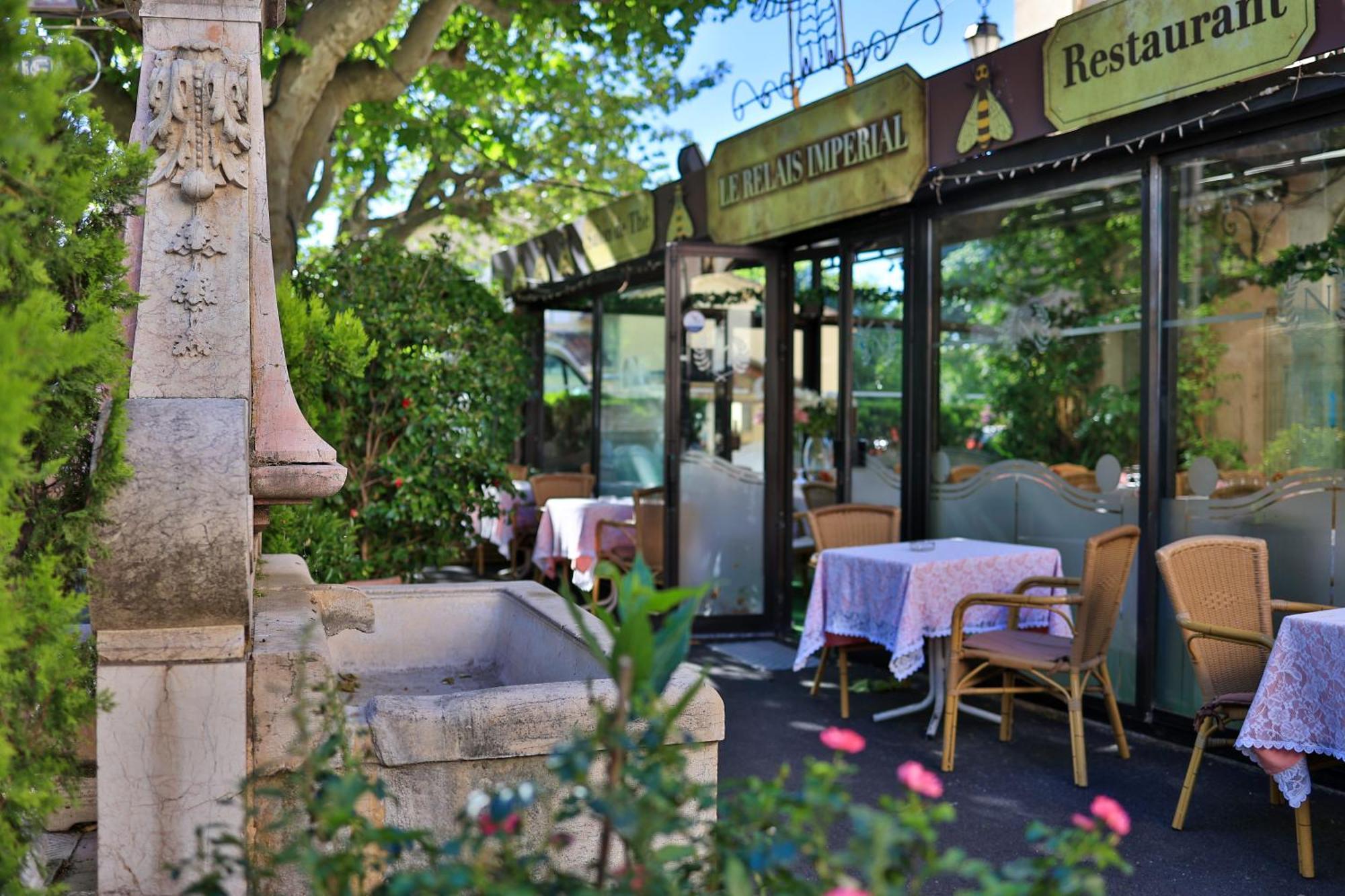 מלון Saint-Vallier-de-Thiey Logis Le Relais Imperial מראה חיצוני תמונה