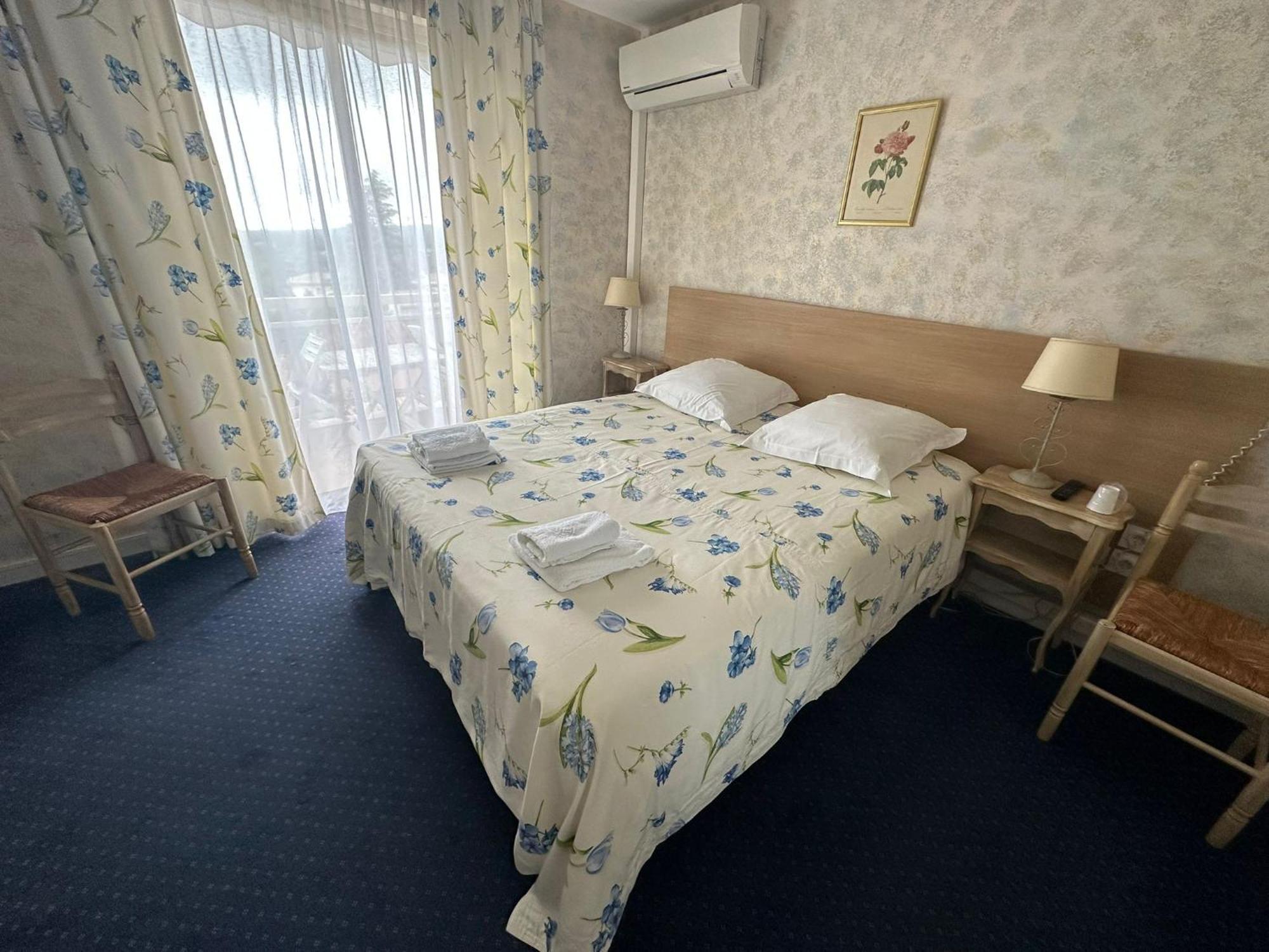 מלון Saint-Vallier-de-Thiey Logis Le Relais Imperial מראה חיצוני תמונה