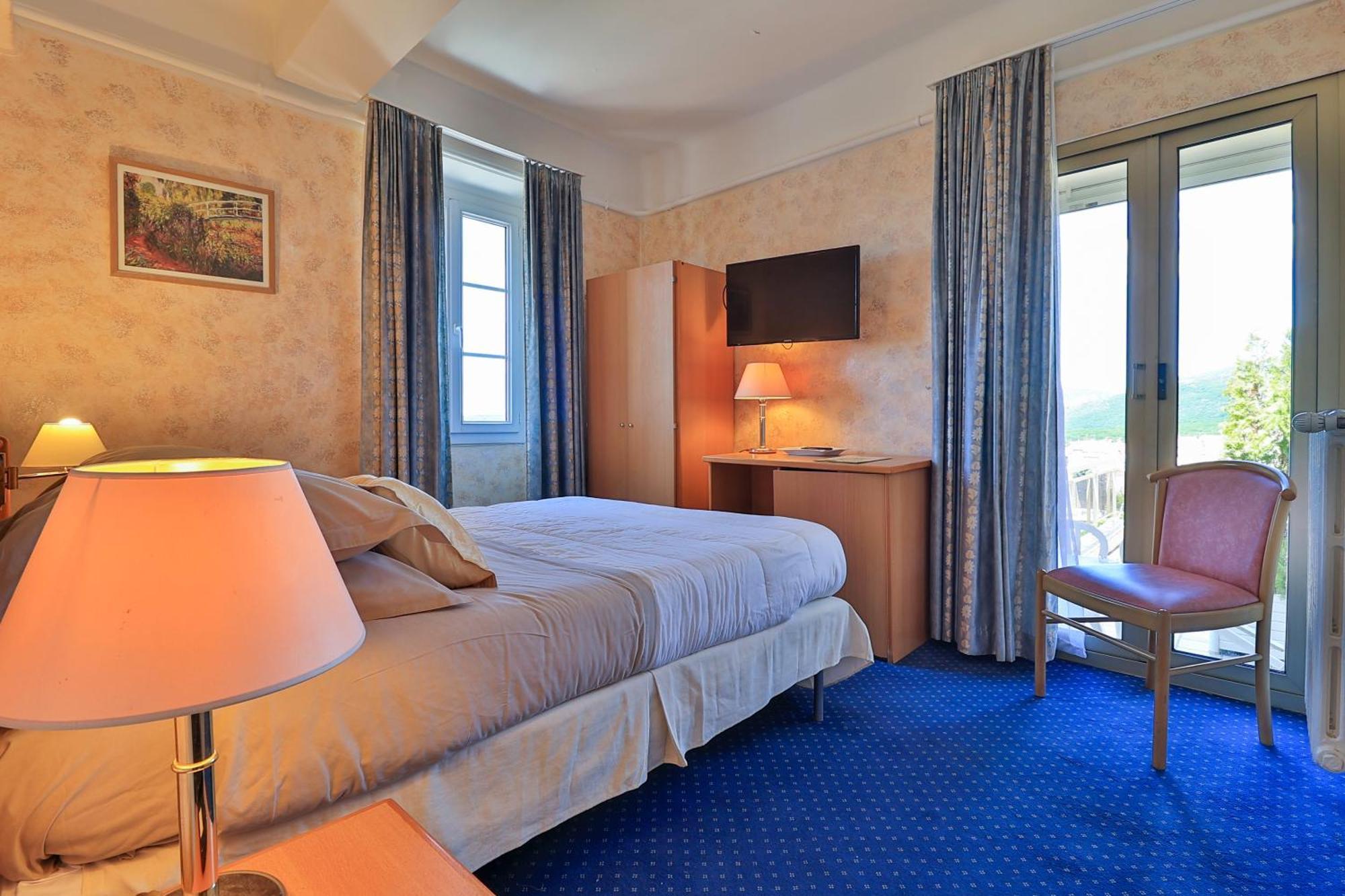 מלון Saint-Vallier-de-Thiey Logis Le Relais Imperial מראה חיצוני תמונה