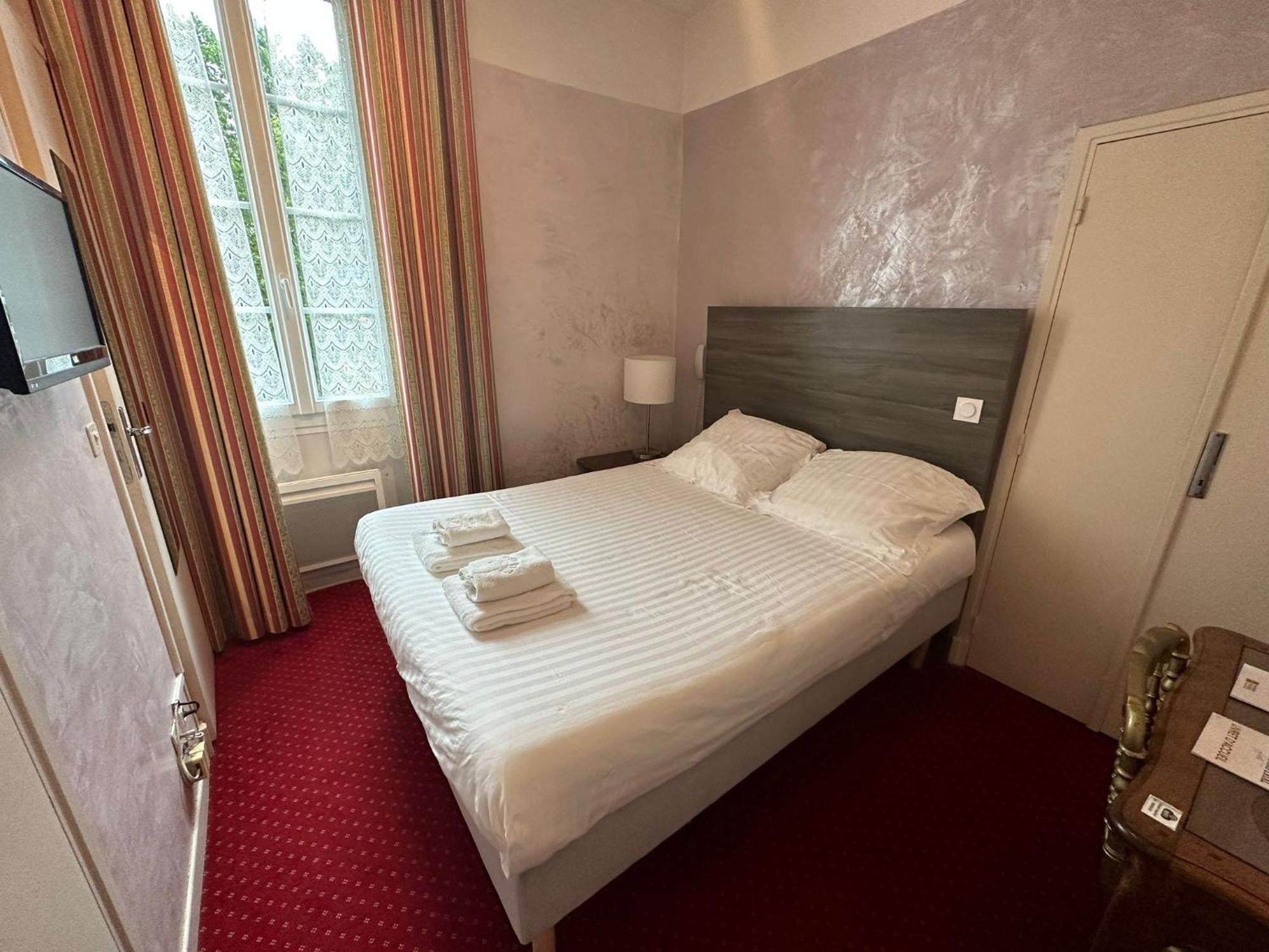 מלון Saint-Vallier-de-Thiey Logis Le Relais Imperial מראה חיצוני תמונה