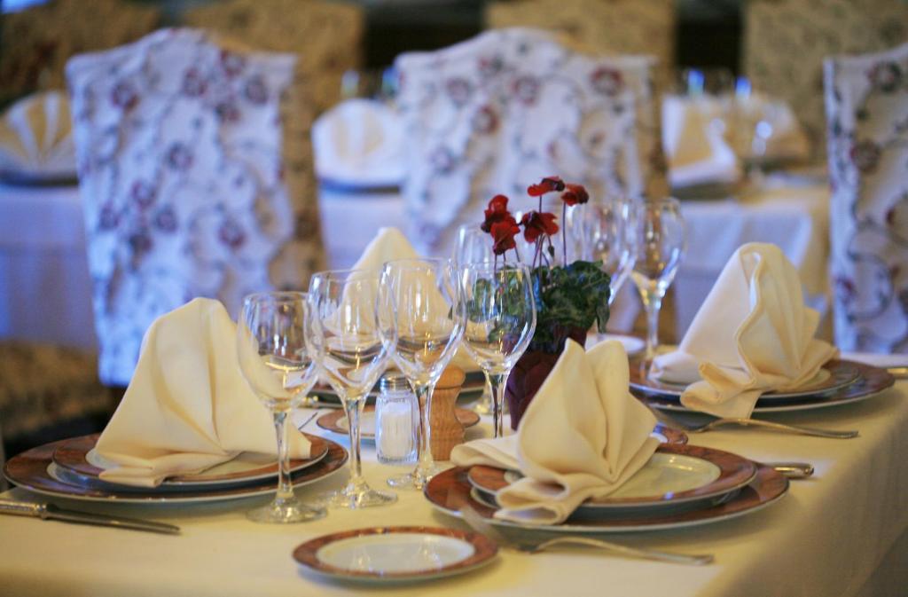 מלון Saint-Vallier-de-Thiey Logis Le Relais Imperial מראה חיצוני תמונה
