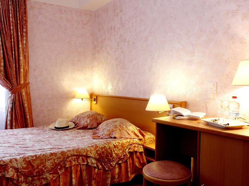 מלון Saint-Vallier-de-Thiey Logis Le Relais Imperial מראה חיצוני תמונה